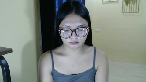 Lovely Laura online show from March 12, 1:47 am