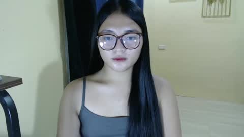 Lovely Laura online show from March 12, 5:57 am