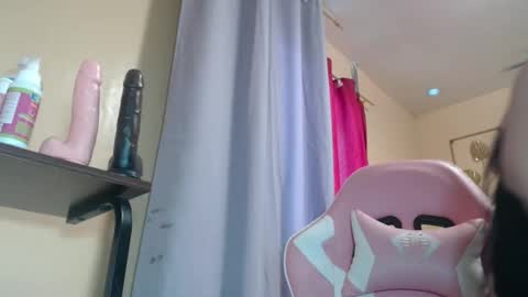 Lovely Laura online show from September 15, 7:30 am