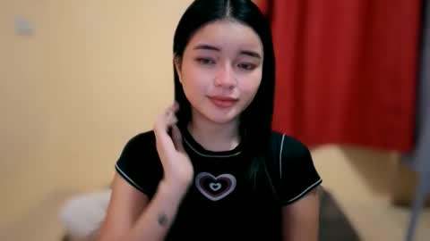 Lovely Laura online show from September 27, 11:04 am