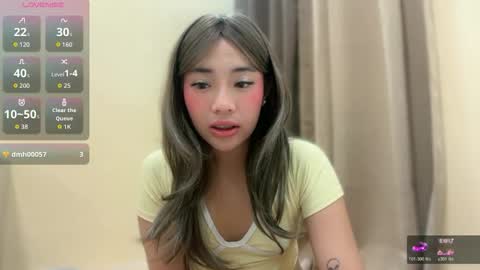 lovely_leah23 online show from April 14, 12:05 am