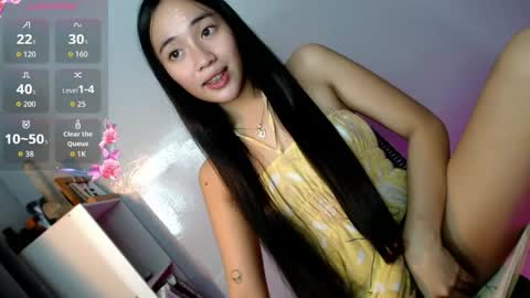 Snapshot of lovely_leah23 chatting on May 22, 9:20 pm lovely_leah23 online show from May 22, 9:20 pm