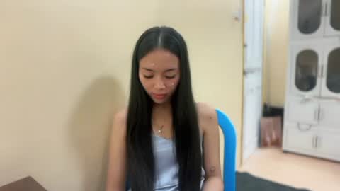 lovely_leah23 online show from July 18, 9:18 pm