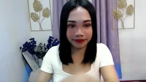 Snapshot of lovely_lianne chatting on November 23, 4:40 pm lovely_lianne online show from November 23, 4:40 pm