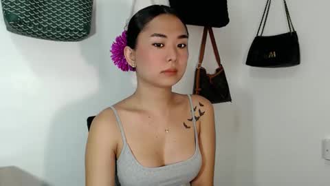 Snapshot of lovely_maria_x chatting on March 16, 8:18 am Maria online show from March 16, 8:18 am