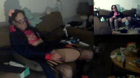 Snapshot of lovely_me165244 chatting on February 10, 7:12 am mooie man online show from February 10, 7:12 am