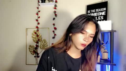 KATE online show from April 23, 1:24 pm