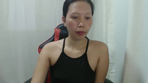 Snapshot of lovely_pinayxxx chatting on May 5, 3:03 am lovely_pinayxxx online show from May 5, 3:03 am