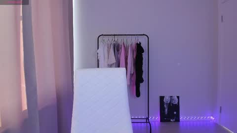 Snapshot of lovely_poppy chatting on May 25, 12:49 am Lolly online show from May 25, 12:49 am