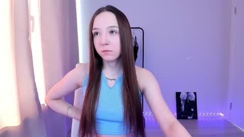Snapshot of lovely_poppy chatting on June 5, 1:34 am Lolly online show from June 5, 1:34 am