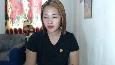Snapshot of lovely_singlemom chatting on January 15, 10:24 pm ask me dear online show from January 15, 10:24 pm
