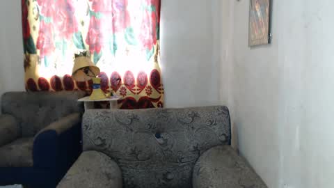 Snapshot of lovely_singlemom chatting on January 23, 2:12 am ask me dear online show from January 23, 2:12 am