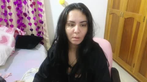 Snapshot of lovely_trix_ chatting on January 23, 11:37 am Trix online show from January 23, 11:37 am