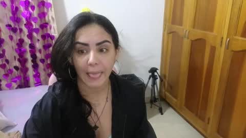 Snapshot of lovely_trix_ chatting on February 11, 11:43 am Trix online show from February 11, 11:43 am