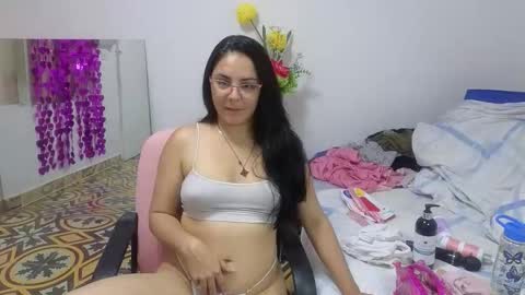 Snapshot of lovely_trix_ chatting on September 23, 3:26 pm Trix online show from September 23, 3:26 pm