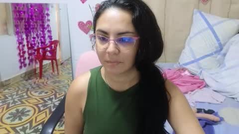 Snapshot of lovely_trix_ chatting on November 28, 12:08 pm Trix online show from November 28, 12:08 pm