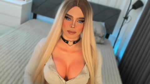 LOVELY CAREL 777 online show from April 13, 3:23 am