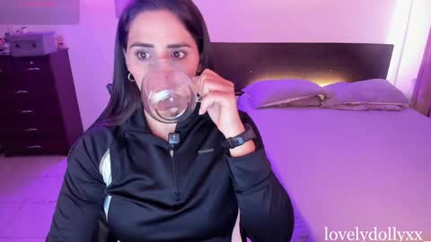 Snapshot of lovelydollyxx_ chatting on June 5, 1:28 pm lovely online show from June 5, 1:28 pm