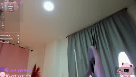 Snapshot of lovelyemma__ chatting on September 13, 11:48 pm online show from September 13, 11:48 pm