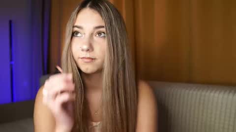 lovelygracee online show from April 14, 4:02 pm