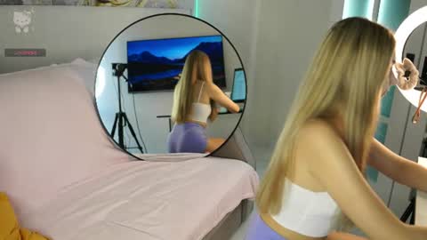 Snapshot of lovelygracee chatting on June 12, 3:22 pm lovelygracee online show from June 12, 3:22 pm