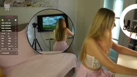 Snapshot of lovelygracee chatting on June 18, 4:22 pm lovelygracee online show from June 18, 4:22 pm