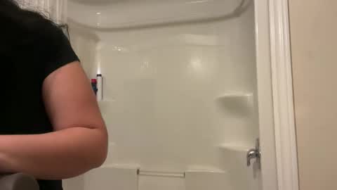 Snapshot of lovelykatiebabe chatting on December 2, 5:30 pm lovelykatiebabe online show from December 2, 5:30 pm