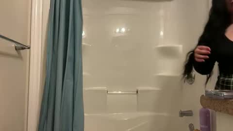 Snapshot of lovelykatiebabe chatting on February 2, 2:38 pm lovelykatiebabe online show from February 2, 2:38 pm