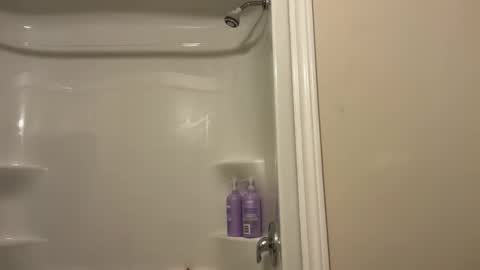 Snapshot of lovelykatiebabe chatting on March 6, 2:35 pm lovelykatiebabe online show from March 6, 2:35 pm