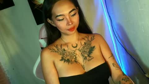 Snapshot of lovelykayleexx chatting on July 18, 3:33 am ara online show from July 18, 3:33 am