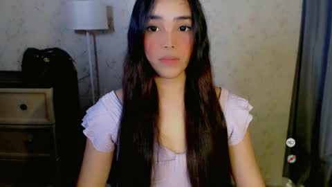 Snapshot of lovelylaiza chatting on June 27, 8:19 am Cutie Laiza online show from June 27, 8:19 am