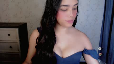 Snapshot of lovelylaiza chatting on July 25, 10:35 am Cutie Laiza online show from July 25, 10:35 am