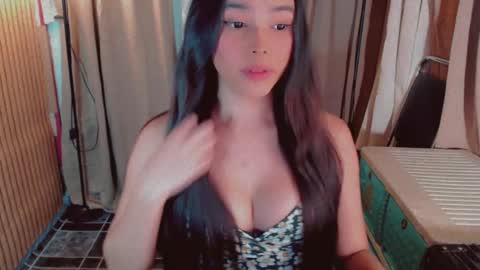 Snapshot of lovelylaiza chatting on July 26, 10:22 am Cutie Laiza online show from July 26, 10:22 am