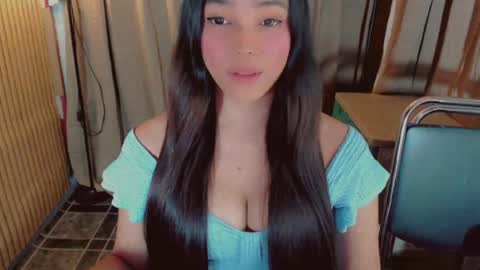 Snapshot of lovelylaiza chatting on July 31, 9:52 am Cutie Laiza online show from July 31, 9:52 am
