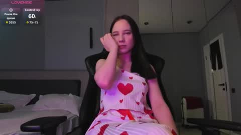 Snapshot of lovelymikky chatting on January 8, 3:53 am Mikky online show from January 8, 3:53 am