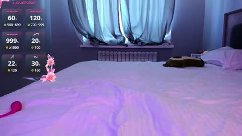 Snapshot of lovelymikky chatting on February 17, 6:43 am Mikky online show from February 17, 6:43 am