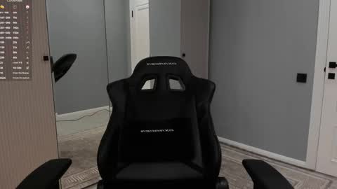 Snapshot of lovelymikky chatting on March 13, 2:29 am Mikky online show from March 13, 2:29 am