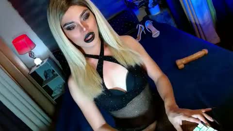 lovelymiss_shyna11 online show from September 26, 1:42 am
