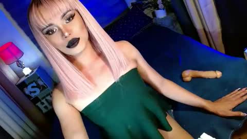 lovelymiss_shyna11 online show from October 3, 6:21 am
