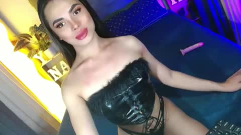 lovelymiss_shyna11 online show from April 3, 11:41 am