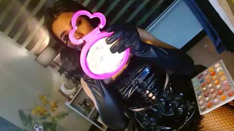 Snapshot of lovelymiss_shyna11 chatting on May 11, 4:29 am lovelymiss_shyna11 online show from May 11, 4:29 am