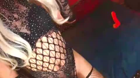 Snapshot of lovelymiss_shyna11 chatting on May 28, 3:42 pm lovelymiss_shyna11 online show from May 28, 3:42 pm