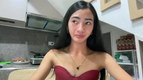 lovelyours_kishia online show from April 18, 11:58 am