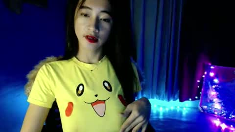 lovelypetite143 online show from March 23, 5:33 am