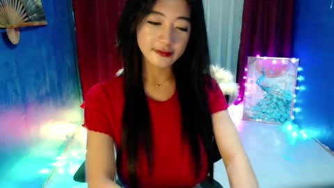lovelypetite143 online show from July 20, 5:04 pm