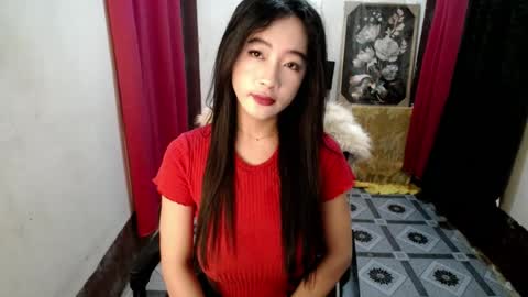 lovelypetite143 online show from July 29, 2:37 pm