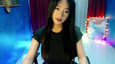 lovelypetite143 online show from August 3, 5:27 pm