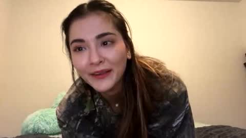 Snapshot of lovelyqueenaria chatting on October 15, 6:52 pm Queen Aria online show from October 15, 6:52 pm