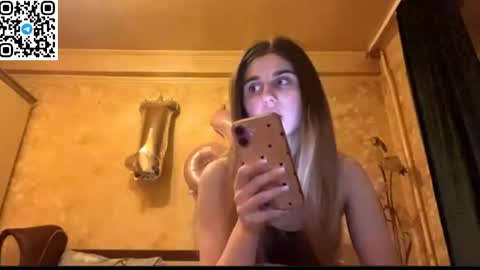 Snapshot of lovelysilk_63 chatting on May 23, 7:07 pm ELA online show from May 23, 7:07 pm
