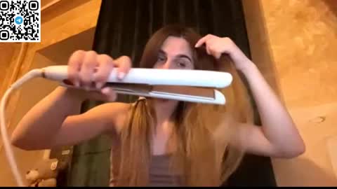 Snapshot of lovelysilk_63 chatting on May 26, 7:10 pm ELA online show from May 26, 7:10 pm